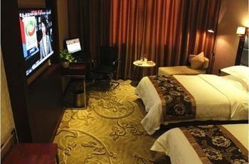 Jinyue Business Hotel Yichuan  Exterior photo