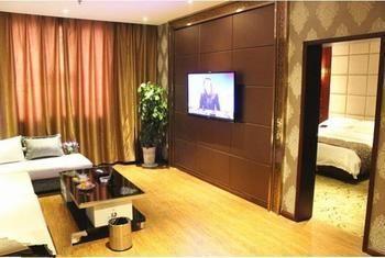Jinyue Business Hotel Yichuan  Exterior photo