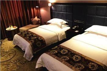 Jinyue Business Hotel Yichuan  Exterior photo